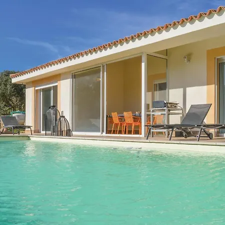 4 Bedroom Beautiful In Bonifacio Holiday home Bonifacio (Corsica)